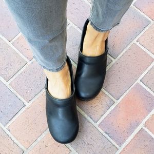 Dansko Professional Black oiled Leather Clogs Size 39